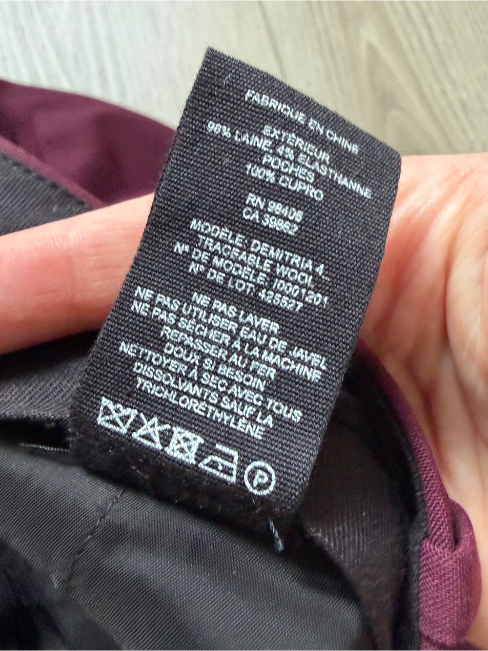 Theory Wide-Leg Pull-On Pant in Admiral Crepe Grenache office suiting designer - Picture 6 of 7